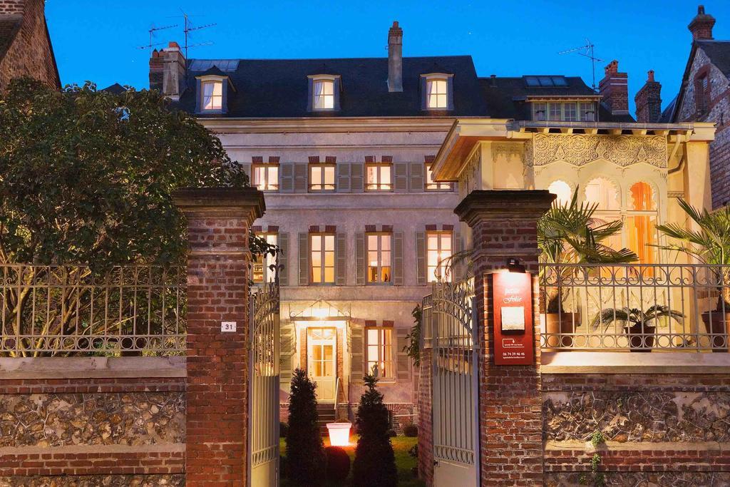 La Petite Folie Bed & Breakfast Honfleur Bagian luar foto