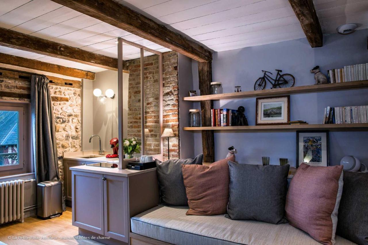 La Petite Folie Bed & Breakfast Honfleur Bagian luar foto