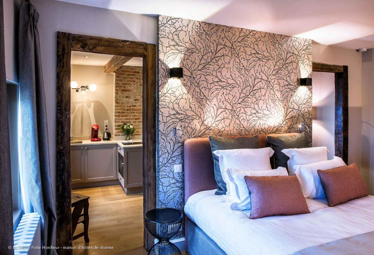 La Petite Folie Bed & Breakfast Honfleur Bagian luar foto