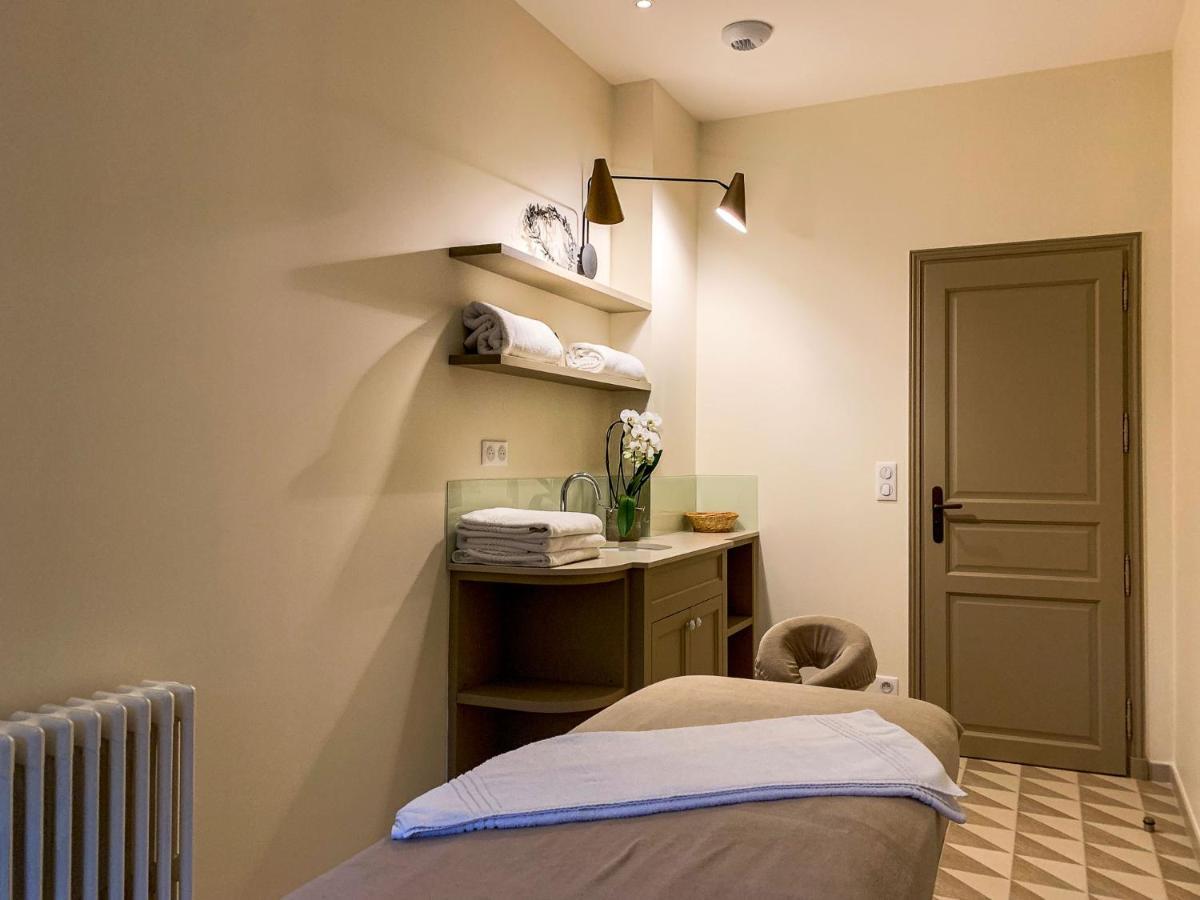 La Petite Folie Bed & Breakfast Honfleur Bagian luar foto