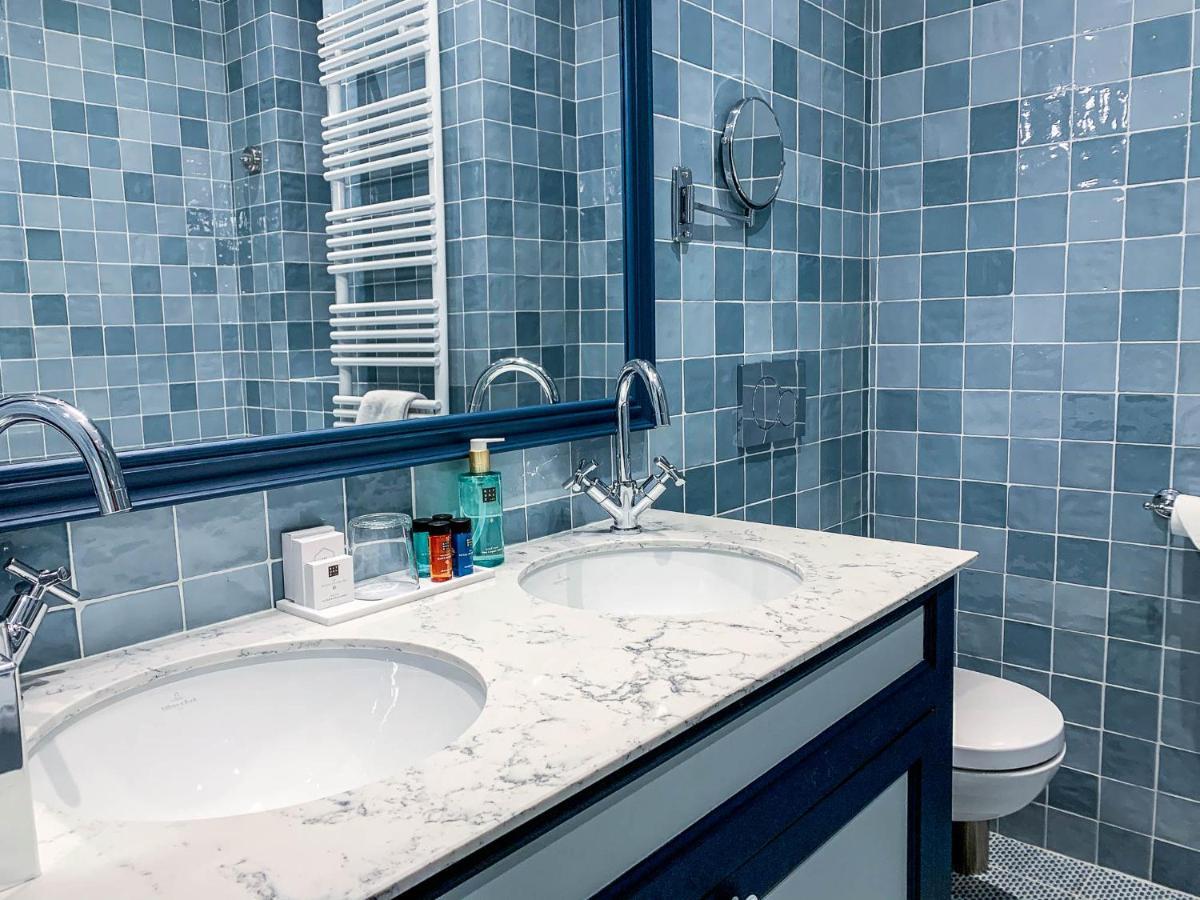 La Petite Folie Bed & Breakfast Honfleur Bagian luar foto