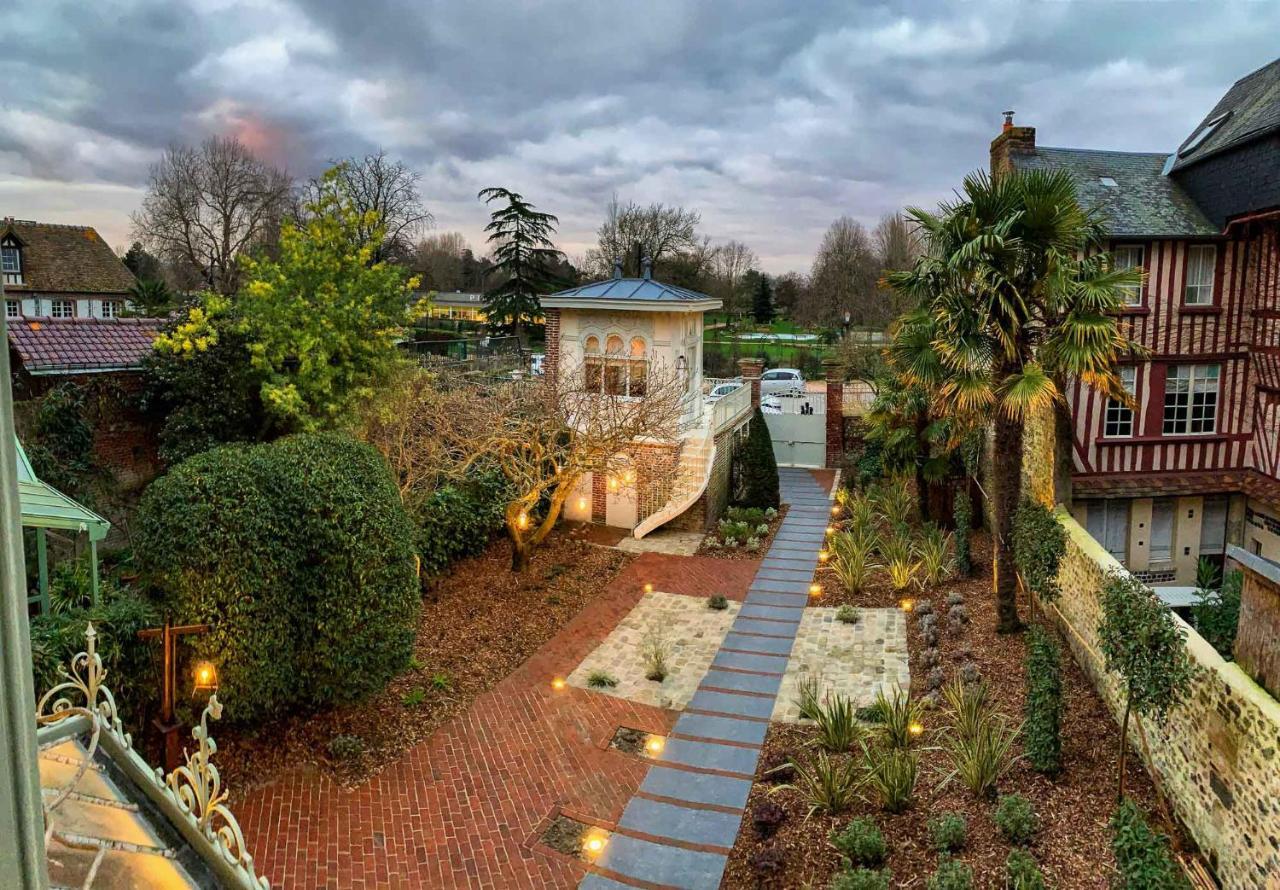La Petite Folie Bed & Breakfast Honfleur Bagian luar foto