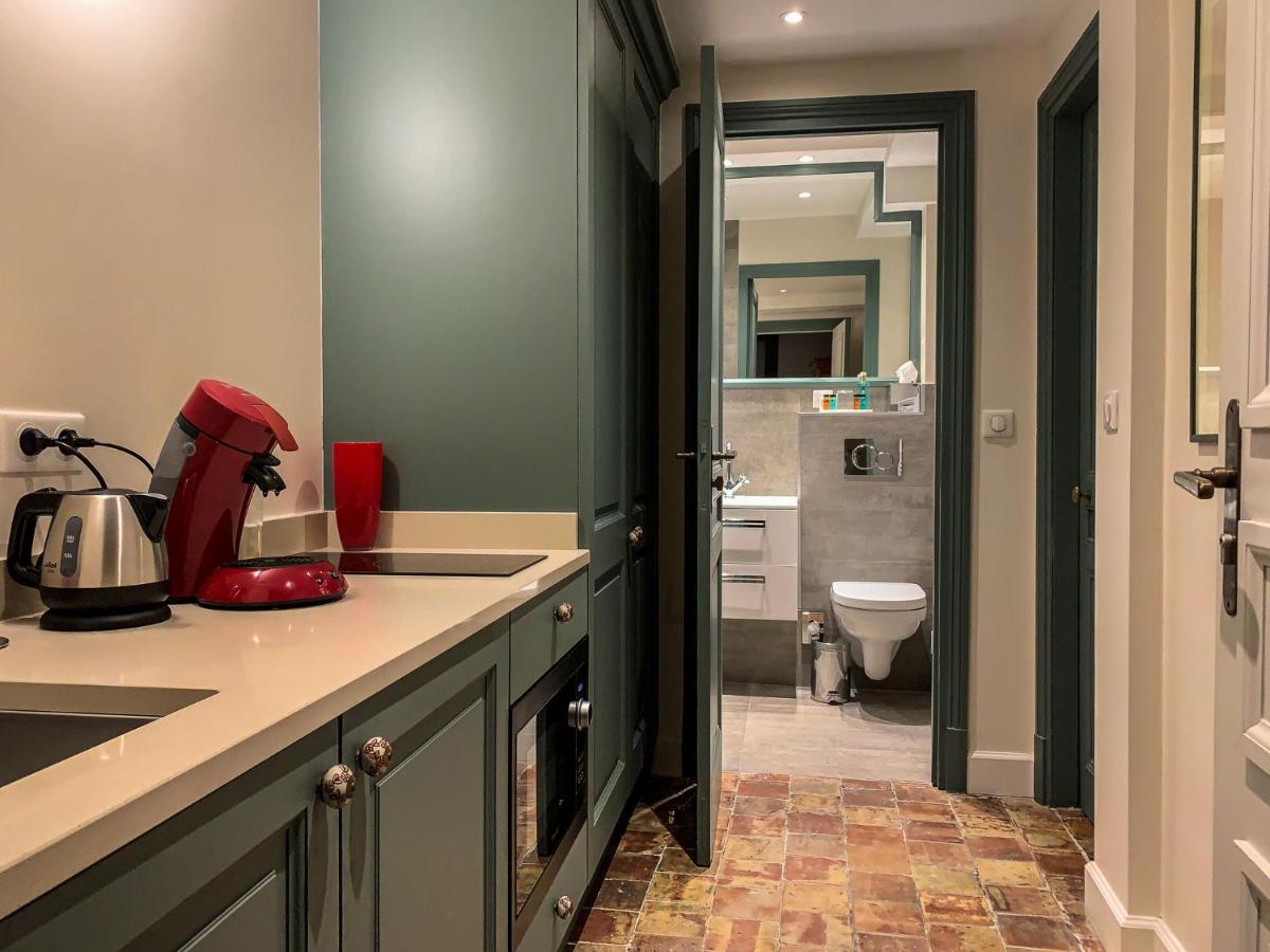 La Petite Folie Bed & Breakfast Honfleur Bagian luar foto