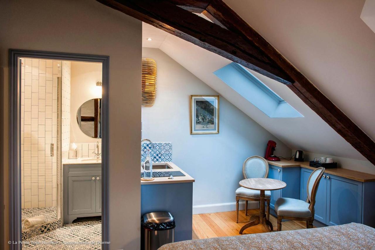 La Petite Folie Bed & Breakfast Honfleur Bagian luar foto
