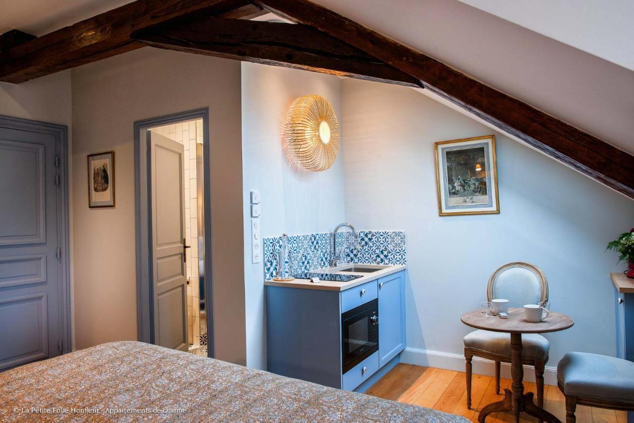 La Petite Folie Bed & Breakfast Honfleur Bagian luar foto
